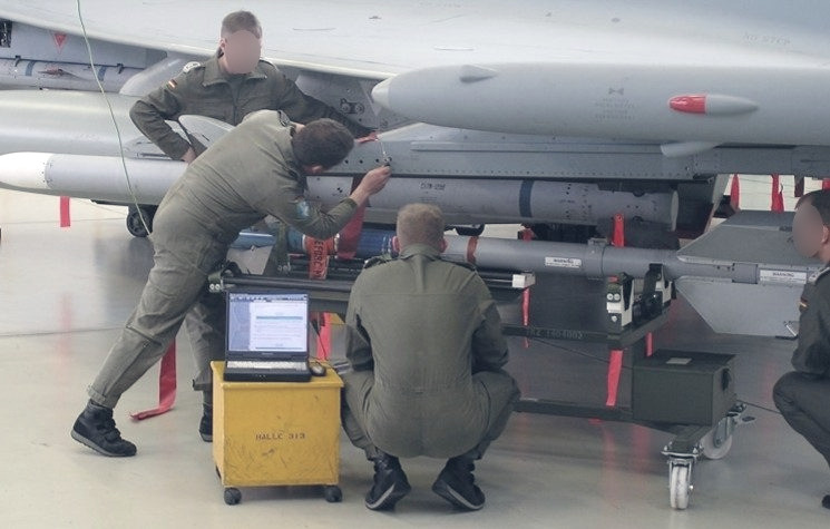 Eurofighter Weapon Loading Trainer — Bild 3
